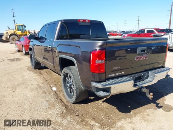 ✅ 2015 GMC Sierra 1500 SLT • VIN: 3GTU2VEC6FG493506 • Lot: 43310229. Wystawiony na IAAI z przebiegiem 142 072 mil. Bezpłatny archiwum sprzedaży aukcyjnych z USA i szczegółowy raport historii pojazdu na DreamBid. Zdjęcie 3.