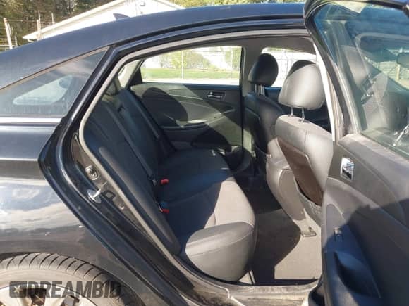 2013 Hyundai Sonata SE с VIN 5NPEC4AC3DH799942, выставлен на аукционе IAAI как лот 43386035 с пробегом 110 967 миль миль и . История ставок и продаж доступна на DreamBid. Изображение 8.