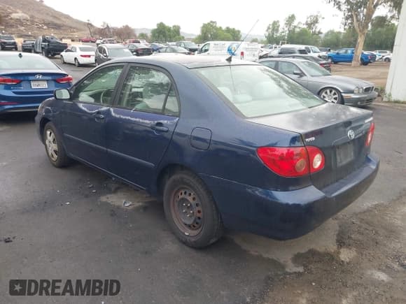 ✅ 2008 Toyota Corolla LE • VIN: 1NXBR32E78Z963390 • Lot: 43700148. Wystawiony na IAAI z przebiegiem 217 918 mil. Bezpłatny archiwum sprzedaży aukcyjnych z USA i szczegółowy raport historii pojazdu na DreamBid. Zdjęcie 3.