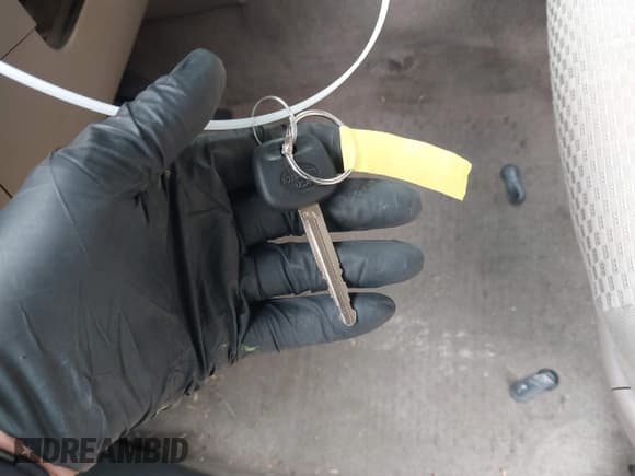 ✅ 2007 Toyota RAV4 Limited • VIN: JTMBD31V976029819 • Lot: 43340264. Wystawiony na IAAI z przebiegiem 173 847 mil. Bezpłatny archiwum sprzedaży aukcyjnych z USA i szczegółowy raport historii pojazdu na DreamBid. Zdjęcie 11.