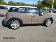 ✅ 2014 MINI Countryman S • VIN: WMWZC3C57EWP29072 • Lot: 88071195. Wystawiony na Copart z przebiegiem 105 183 mil. Bezpłatny archiwum sprzedaży aukcyjnych z USA i szczegółowy raport historii pojazdu na DreamBid. Zdjęcie 3.