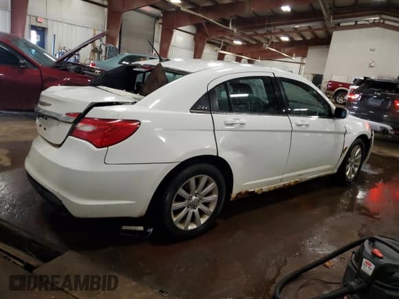 ✅ 2013 Chrysler 200 Touring • VIN: 1C3CCBBBXDN500064 • Lot: 87371045. Listed on Copart with 232,673 mi. Free auction sales archive from the USA and detailed vehicle history report at DreamBid. Image 3.