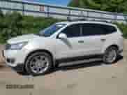 2014 Chevrolet Traverse LT z VIN 1GNKRGKD7EJ212071, wystawiony jako Copart lot #70521215 z przebiegiem 132 219 mil mil oraz Czysty tytuł • Clean title. Historia ofert i sprzedaży dostępna na DreamBid. Obrazek 1.