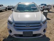 ✅ 2018 Ford Escape SE • VIN: 1FMCU9GD0JUC78448 • Lot: 85408185. Wystawiony na Copart z przebiegiem 55 779 mil. Bezpłatny archiwum sprzedaży aukcyjnych z USA i szczegółowy raport historii pojazdu na DreamBid. Zdjęcie 5.