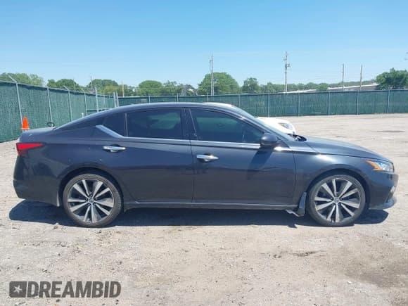 ✅ 2019 Nissan Altima Platinum • VIN: 1N4BL4FV7KC150933 • Лот: 42202715. Опубликован ранее на IAAI с пробегом 77 912 миль. Бесплатный доступ к архиву аукционных продаж из США и подробный отчёт об истории автомобиля на DreamBid. Изображение 13.