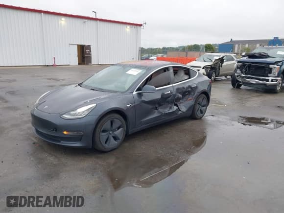 ✅ 2018 Tesla Model 3 Long Range Battery • VIN: 5YJ3E1EA3JF155604 • Lot: 43235907. Wystawiony na IAAI z przebiegiem 92 574 mil. Bezpłatny archiwum sprzedaży aukcyjnych z USA i szczegółowy raport historii pojazdu na DreamBid. Zdjęcie 2.