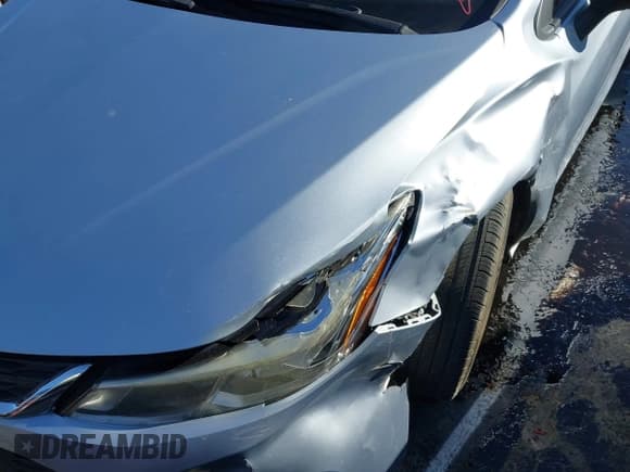 ✅ 2018 Chevrolet Cruze LS • VIN: 1G1BC5SM6J7175707 • Lot: 43652484. Wystawiony na IAAI z przebiegiem 133 689 mil. Bezpłatny archiwum sprzedaży aukcyjnych z USA i szczegółowy raport historii pojazdu na DreamBid. Zdjęcie 6.