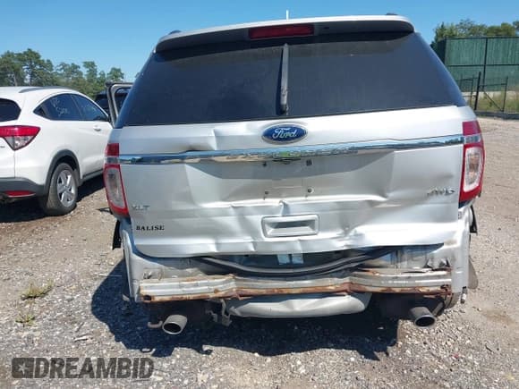 ✅ 2015 Ford Explorer XLT • VIN: 1FM5K8D89FGC44367 • Lot: 43057959. Wystawiony na IAAI z przebiegiem 121 695 mil. Bezpłatny archiwum sprzedaży aukcyjnych z USA i szczegółowy raport historii pojazdu na DreamBid. Zdjęcie 6.