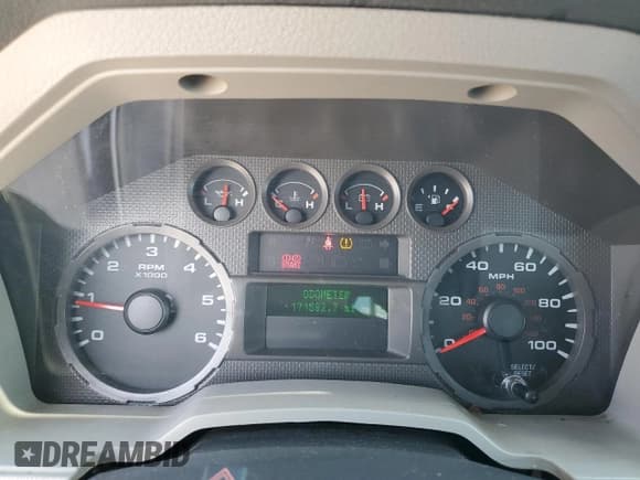 ✅ 2010 Ford F-250 XL • VIN: 1FTNF2B50AEB19146 • Lot: 65903255. Wystawiony na Copart z przebiegiem 171 582 mil. Bezpłatny archiwum sprzedaży aukcyjnych z USA i szczegółowy raport historii pojazdu na DreamBid. Zdjęcie 9.