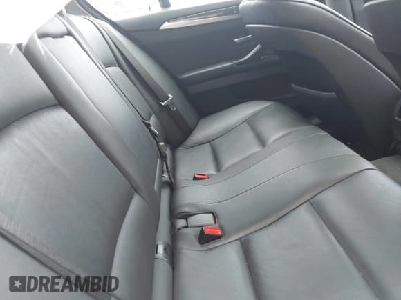 ✅ 2013 BMW 5 Series 535i xDrive • VIN: WBAFU7C59DDU71199 • Lot: 43313024. Wystawiony na IAAI z przebiegiem 136 669 mil. Bezpłatny archiwum sprzedaży aukcyjnych z USA i szczegółowy raport historii pojazdu na DreamBid. Zdjęcie 8.