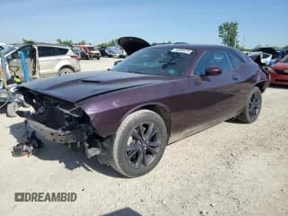 ✅ 2021 Dodge Challenger SXT • VIN: 2C3CDZGG9MH606587 • Lot: 55565475. Wystawiony na Copart z przebiegiem 46 140 mil. Bezpłatny archiwum sprzedaży aukcyjnych z USA i szczegółowy raport historii pojazdu na DreamBid. Zdjęcie 1.