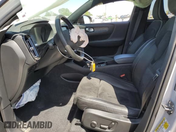 ✅ 2021 Volvo XC40 R-Design • VIN: YV4162UM5M2433137 • Lot: 56490635. Listed on Copart with 96,301 mi. Free auction sales archive from the USA and detailed vehicle history report at DreamBid. Image 7.