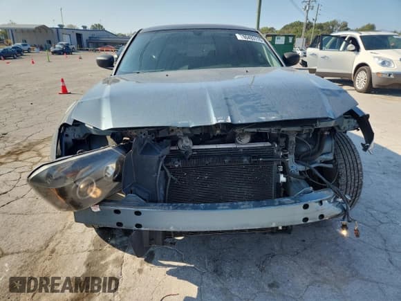 ✅ 2005 Dodge Magnum SE • VIN: 2D4FV48V35H570230 • Lot: 80493115. Wystawiony na Copart z przebiegiem 211 589 mil. Bezpłatny archiwum sprzedaży aukcyjnych z USA i szczegółowy raport historii pojazdu na DreamBid. Zdjęcie 5.