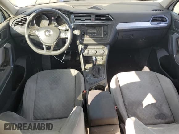 ✅ 2020 Volkswagen Tiguan S • VIN: 3VV1B7AX0LM160112 • Лот: 60428505. Опубликован ранее на Copart с пробегом 182 160 миль. Бесплатный доступ к архиву аукционных продаж из США и подробный отчёт об истории автомобиля на DreamBid. Изображение 8.