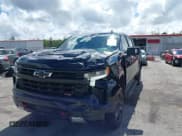 ✅ 2024 Chevrolet Silverado 1500 LT Trail Boss • VIN: 3GCUDFED6RG443282 • Lot: 43393508. Wystawiony na IAAI z przebiegiem 18 110 mil. Bezpłatny archiwum sprzedaży aukcyjnych z USA i szczegółowy raport historii pojazdu na DreamBid. Zdjęcie 6.