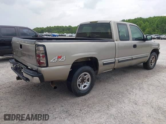 ✅ 2000 Chevrolet Silverado 1500 LS • VIN: 2GCEK19V6Y1387304 • Lot: 42312482. Wystawiony na IAAI z przebiegiem 279 382 mil mil. Skorzystaj z bezpłatnego archiwum sprzedaży aukcyjnych z USA i zobacz szczegółowy raport historii pojazdu na DreamBid. Zdjęcie 4.