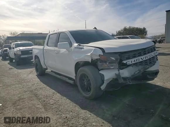 ✅ 2020 Chevrolet Silverado 1500 Custom • VIN: 1GCPWBEF2LZ144946 • Lot: 82609414. Wystawiony na Copart z przebiegiem 57 886 mil. Bezpłatny archiwum sprzedaży aukcyjnych z USA i szczegółowy raport historii pojazdu na DreamBid. Zdjęcie 10.