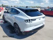 ✅ 2021 Ford Mustang Mach-E GT • VIN: 3FMTK4SE3MME04660 • Lot: 43390688. Wystawiony na IAAI z przebiegiem 11 030 mil. Bezpłatny archiwum sprzedaży aukcyjnych z USA i szczegółowy raport historii pojazdu na DreamBid. Zdjęcie 3.