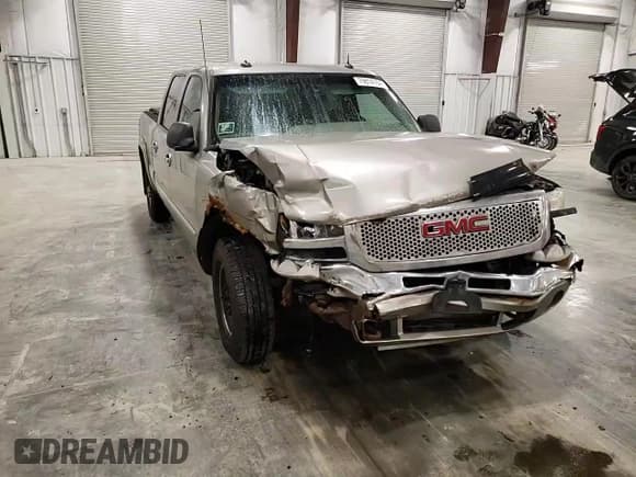 ✅ 2003 GMC Sierra 1500HD SLE • VIN: 1GTGK13U83F140778 • Lot: 79814764. Wystawiony na Copart z przebiegiem 212 371 mil. Bezpłatny archiwum sprzedaży aukcyjnych z USA i szczegółowy raport historii pojazdu na DreamBid. Zdjęcie 11.