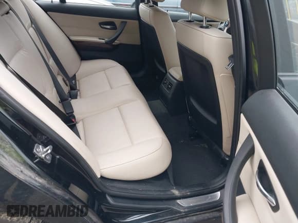 ✅ 2011 BMW 3 Series 335i xDrive • VIN: WBAPL5C56BA921398 • Lot: 42487744. Wystawiony na IAAI z przebiegiem 142 532 mil. Bezpłatny archiwum sprzedaży aukcyjnych z USA i szczegółowy raport historii pojazdu na DreamBid. Zdjęcie 8.