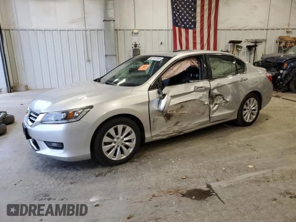 ✅ 2014 Honda Accord EX-L • VIN: 1HGCR2F83EA071224 • Lot: 92197555. Listed on Copart with 118,982 mi. Free auction sales archive from the USA and detailed vehicle history report at DreamBid. Image 1.