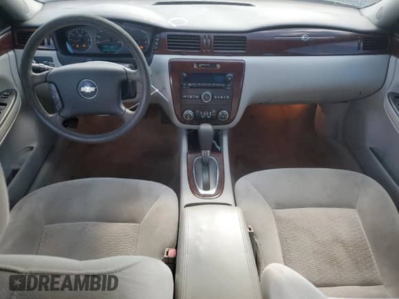 2009 Chevrolet Impala LT z VIN 2G1WT57K891195961, wystawiony jako Copart lot #86255805 z przebiegiem 172 714 mil mil oraz Szkoda całkowita • Salvage title. Historia ofert i sprzedaży dostępna na DreamBid. Obrazek 8.