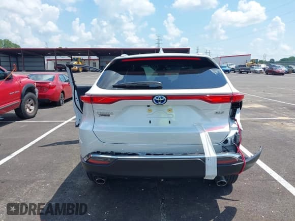 ✅ 2024 Toyota Venza LE • VIN: JTEAAAAH3RJ155432 • Lot: 42584092. Wystawiony na IAAI z przebiegiem 4 360 mil. Bezpłatny archiwum sprzedaży aukcyjnych z USA i szczegółowy raport historii pojazdu na DreamBid. Zdjęcie 16.