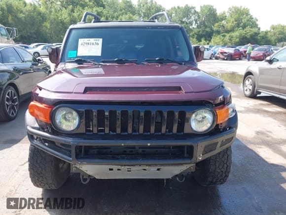 ✅ 2007 Toyota FJ Cruiser • VIN: JTEBU11F170003517 • Лот: 42981636. Опубликован ранее на IAAI с пробегом 169 928 миль. Бесплатный доступ к архиву аукционных продаж из США и подробный отчёт об истории автомобиля на DreamBid. Изображение 12.