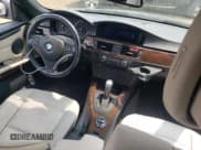 ✅ 2012 BMW 3 Series 328i • VIN: WBADW3C5XCE823421 • Лот: 71352964. Опубликован ранее на Copart с пробегом 82 388 миль. Бесплатный доступ к архиву аукционных продаж из США и подробный отчёт об истории автомобиля на DreamBid. Изображение 8.