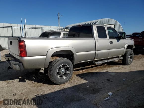 ✅ 2003 Chevrolet Silverado 2500HD LS • VIN: 1GCHC291X3E116055 • Lot: 83660854. Listed on Copart with Not provided. Free auction sales archive from the USA and detailed vehicle history report at DreamBid. Image 3.