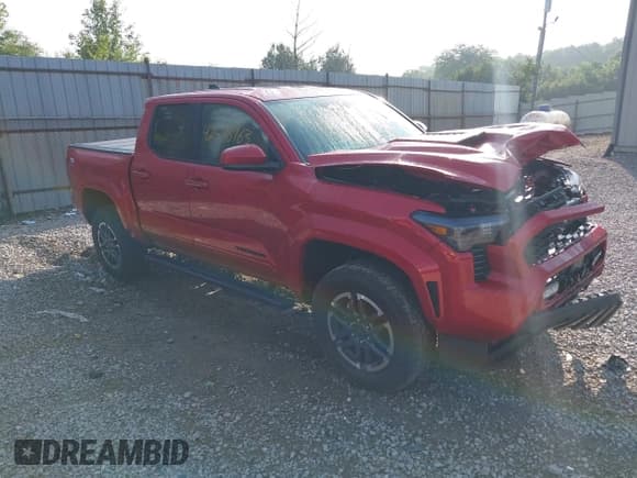 ✅ 2025 Toyota Tacoma SR • VIN: 3TYLB5JN5ST079006 • Лот: 42586963. Опубликован ранее на IAAI с пробегом 1 824 миль. Бесплатный доступ к архиву аукционных продаж из США и подробный отчёт об истории автомобиля на DreamBid. Изображение 1.