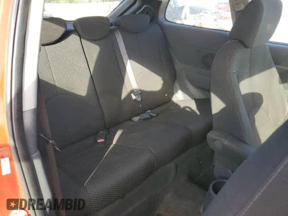 2010 Hyundai Accent GS z VIN KMHCM3AC9AU170004, wystawiony jako Copart lot #81075144 z przebiegiem 247 145 mil mil oraz Czysty tytuł • Clean title. Historia ofert i sprzedaży dostępna na DreamBid. Obrazek 10.