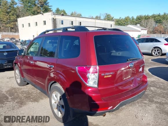 ✅ 2009 Subaru Forester X • VIN: JF2SH63659H761028 • Lot: 43712576. Wystawiony na IAAI z przebiegiem 141 661 mil. Bezpłatny archiwum sprzedaży aukcyjnych z USA i szczegółowy raport historii pojazdu na DreamBid. Zdjęcie 3.