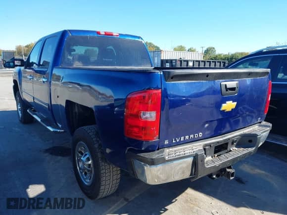 ✅ 2014 Chevrolet Silverado 2500HD LT • VIN: 1GC1KXCG2EF187214 • Lot: 43602478. Wystawiony na IAAI z przebiegiem 137 592 mil. Bezpłatny archiwum sprzedaży aukcyjnych z USA i szczegółowy raport historii pojazdu na DreamBid. Zdjęcie 3.
