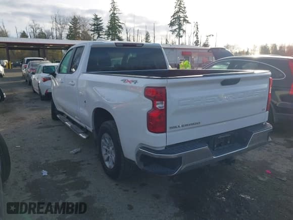 ✅ 2025 Chevrolet Silverado 1500 • VIN: 1GCRKDED1SZ239964 • Лот: 43724041. Опубликован ранее на IAAI с пробегом 13 209 миль. Бесплатный доступ к архиву аукционных продаж из США и подробный отчёт об истории автомобиля на DreamBid. Изображение 3.