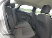 ✅ 2017 Ford Focus SE • VIN: 1FADP3F20HL337369 • Lot: 57708025. Wystawiony na Copart z przebiegiem 115 947 mil. Bezpłatny archiwum sprzedaży aukcyjnych z USA i szczegółowy raport historii pojazdu na DreamBid. Zdjęcie 10.