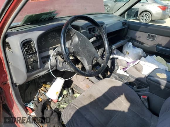 ✅ 1995 Nissan Frontier SE • VIN: 1N6HD16Y1SC358796 • Lot: 53847825. Listed on Copart with 177,383 mi. Free auction sales archive from the USA and detailed vehicle history report at DreamBid. Image 8.