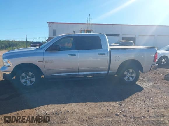✅ 2017 Ram 1500 SLT • VIN: 1C6RR7LT2HS684942 • Lot: 43567820. Listed on IAAI with 156,545 mi. Free auction sales archive from the USA and detailed vehicle history report at DreamBid. Image 14.