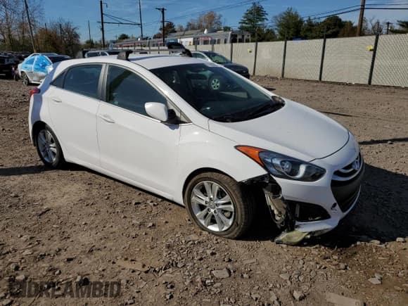 ✅ 2014 Hyundai Elantra • VIN: KMHD35LH3EU214810 • Lot: 91593865. Listed on Copart with 43,757 mi. Free auction sales archive from the USA and detailed vehicle history report at DreamBid. Image 4.