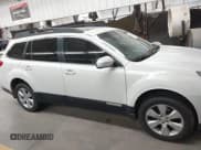 ✅ 2011 Subaru Outback Limited Power Moon • VIN: 4S4BRCLC3B3352881 • Lot: 43630168. Wystawiony na IAAI z przebiegiem 200 208 mil. Bezpłatny archiwum sprzedaży aukcyjnych z USA i szczegółowy raport historii pojazdu na DreamBid. Zdjęcie 13.