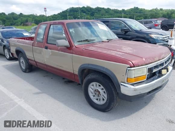 1992 Dodge Dakota с VIN 1B7FL23X5NS645955, выставлен на аукционе IAAI как лот 42285681 с пробегом 173 413 миль миль и . История ставок и продаж доступна на DreamBid. Изображение 1.