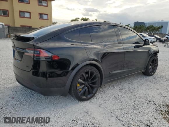 ✅ 2017 Tesla Model X 90D • VIN: 5YJXCDE23HF052176 • Lot: 91972145. Wystawiony na Copart z przebiegiem 71 029 mil. Bezpłatny archiwum sprzedaży aukcyjnych z USA i szczegółowy raport historii pojazdu na DreamBid. Zdjęcie 3.