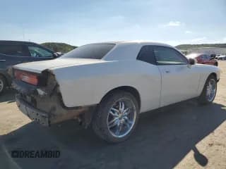 ✅ 2010 Dodge Challenger SE • VIN: 2B3CJ4DV8AH159743 • Lot: 73406414. Wystawiony na Copart z przebiegiem 142 346 mil. Bezpłatny archiwum sprzedaży aukcyjnych z USA i szczegółowy raport historii pojazdu na DreamBid. Zdjęcie 3.