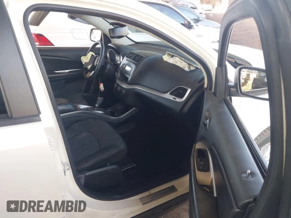 ✅ 2015 Dodge Journey SXT • VIN: 3C4PDCBG6FT632236 • Lot: 43687218. Wystawiony na IAAI z przebiegiem 202 278 mil. Bezpłatny archiwum sprzedaży aukcyjnych z USA i szczegółowy raport historii pojazdu na DreamBid. Zdjęcie 5.