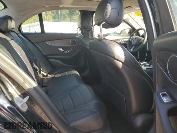 ✅ 2016 Mercedes-Benz C 300 • VIN: 55SWF4KB2GU145193 • Лот: 70220855. Опубликован ранее на Copart с пробегом 195 778 миль. Бесплатный доступ к архиву аукционных продаж из США и подробный отчёт об истории автомобиля на DreamBid. Изображение 10.