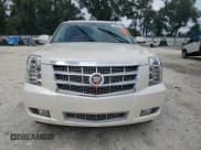 ✅ 2013 Cadillac Escalade ESV Platinum Edition • VIN: 1GYS3KEF7DR288779 • Лот: 74701154. Опубликован ранее на Copart с пробегом Не указан. Бесплатный доступ к архиву аукционных продаж из США и подробный отчёт об истории автомобиля на DreamBid. Изображение 5.