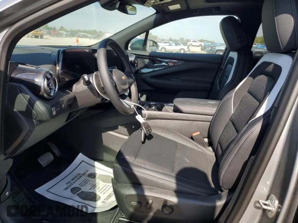 ✅ 2024 Chevrolet Blazer EV eAWD LT • VIN: 3GNKDBRJ2RS258862 • Lot: 74804534. Wystawiony na Copart z przebiegiem 3 mil. Bezpłatny archiwum sprzedaży aukcyjnych z USA i szczegółowy raport historii pojazdu na DreamBid. Zdjęcie 7.