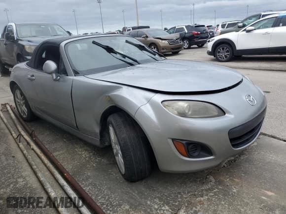 ✅ 2010 Mazda MX-5 Miata Touring • VIN: JM1NC2EF1A0208184 • Лот: 74772614. Опубликован ранее на Copart с пробегом Не указан. Бесплатный доступ к архиву аукционных продаж из США и подробный отчёт об истории автомобиля на DreamBid. Изображение 4.