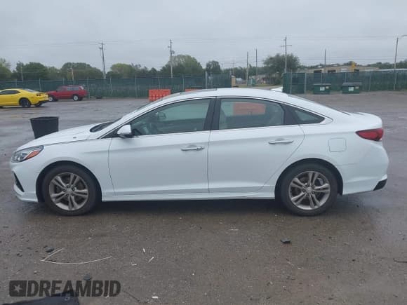 ✅ 2018 Hyundai Sonata SEL • VIN: 5NPE34AF3JH664935 • Lot: 43392430. Listed on IAAI with 108,665 mi. Free auction sales archive from the USA and detailed vehicle history report at DreamBid. Image 14.