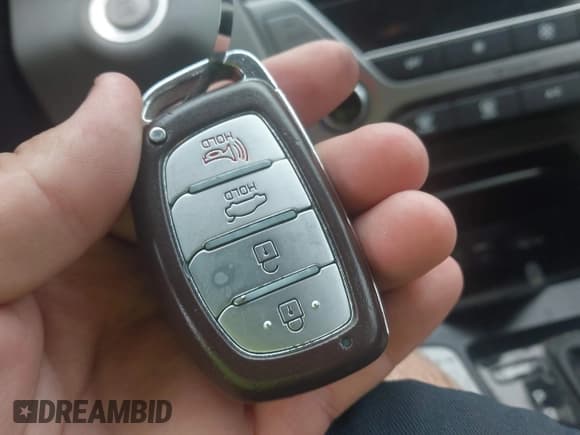 ✅ 2017 Hyundai Elantra SE • VIN: 5NPD84LF5HH020664 • Lot: 42936498. Listed on IAAI with 184,949 mi. Free auction sales archive from the USA and detailed vehicle history report at DreamBid. Image 11.